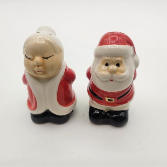 Other - Vintage Mr and Mrs Claus salt and pepper shakers